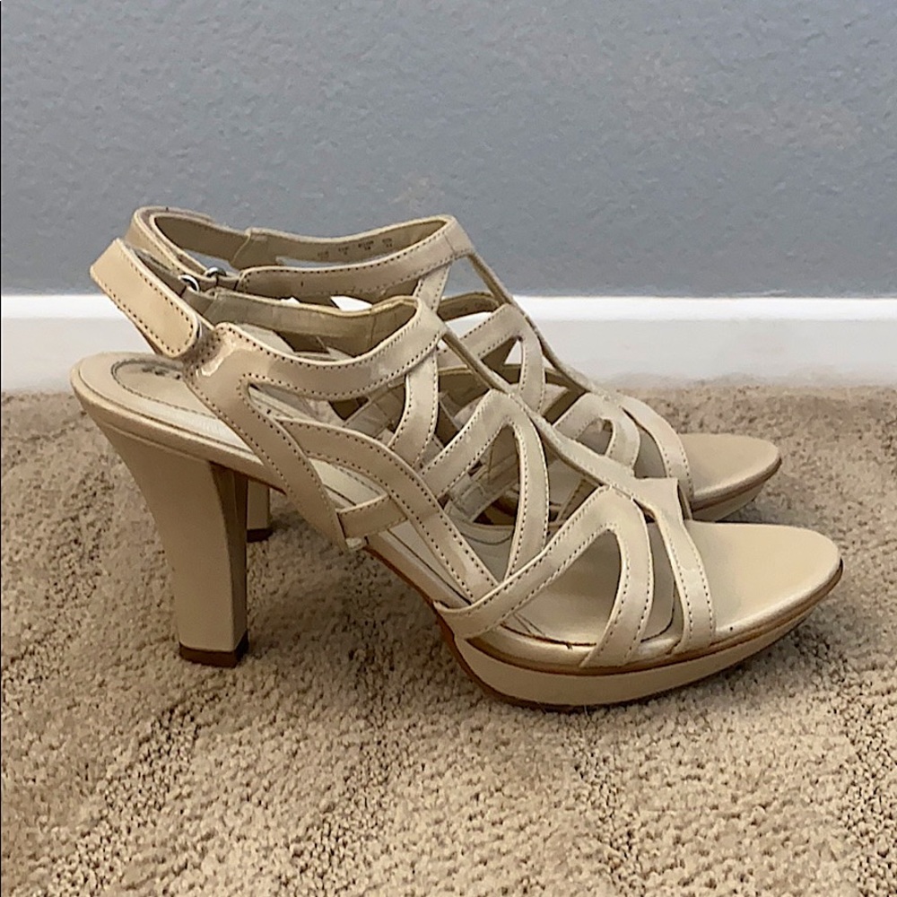 Beige heels